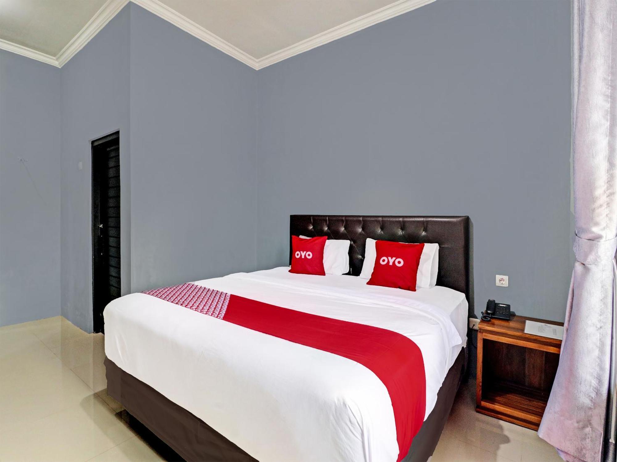 Oyo 91693 Cibening Hotel 2*